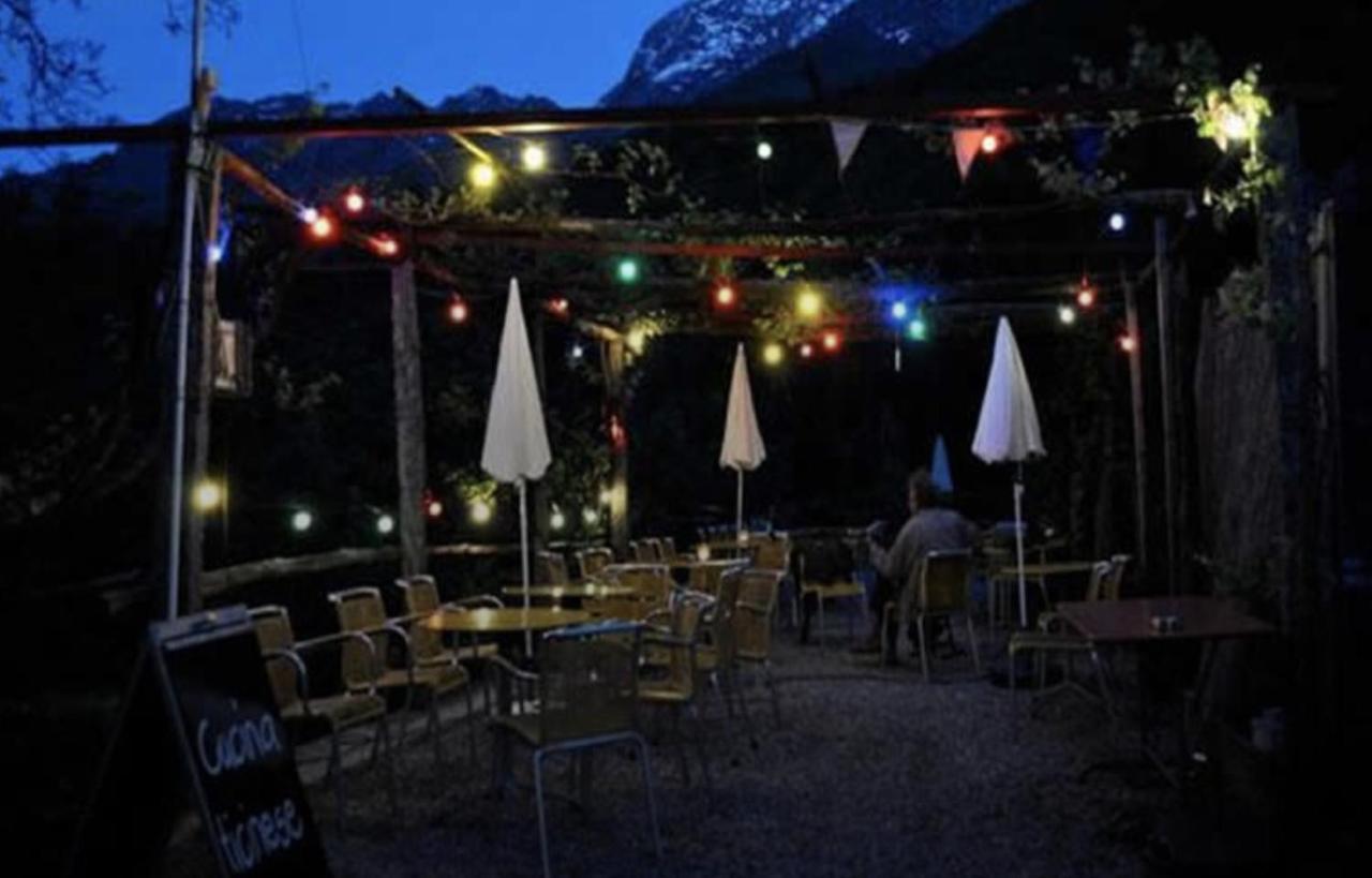 Osteria Gruetli Con Alloggio Borgnone エクステリア 写真