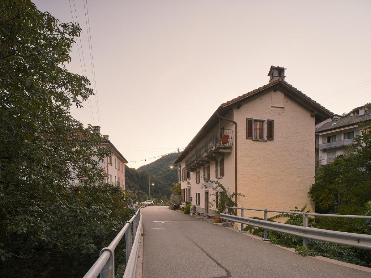 Osteria Gruetli Con Alloggio Borgnone エクステリア 写真